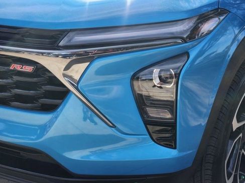 Used 2025 Chevrolet Trax RS w/ Driver Confidence Package image 16