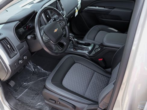 Used 2022 Chevrolet Colorado Z71 AWD/4WD image 18