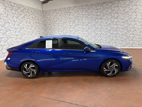 Used 2025 Hyundai Elantra SEL FWD image 8