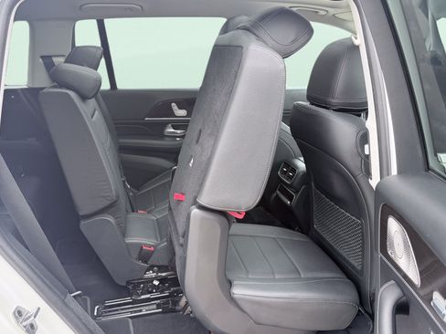 Used 2024 Mercedes-Benz GLS 450 4MATIC image 53