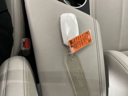 Used 2024 Genesis G70 2.5T image 23