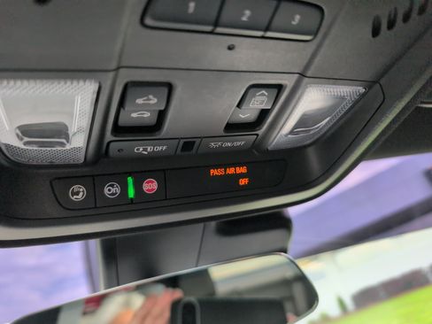 Used 2019 Cadillac XT4 Sport FWD image 32