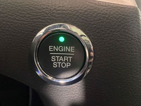 Used 2022 Ford Edge SEL w/ Convenience Package AWD/4WD image 5