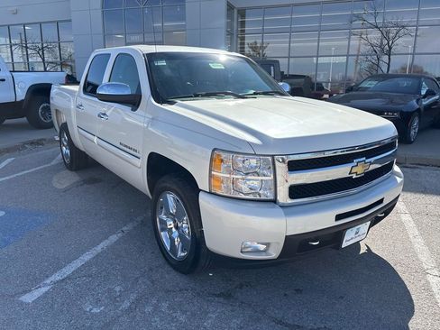 Used 2009 Chevrolet Silverado 1500 LTZ w/ White Diamond Edition image 3