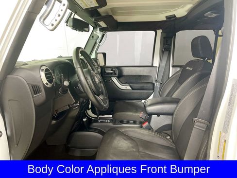 Used 2016 Jeep Wrangler Unlimited Sahara image 12