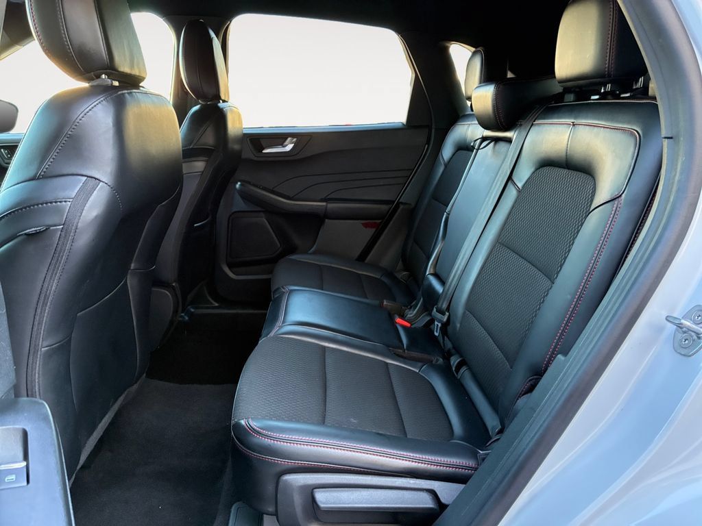 Used 2025 Ford Escape ST-Line AWD/4WD image 13