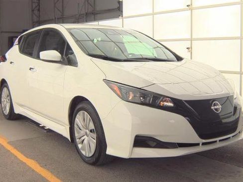 Used 2024 Nissan Leaf S image 2
