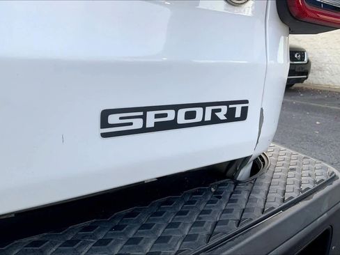 Used 2020 Jeep Gladiator Sport w/ Quick Order Package 24S image 9