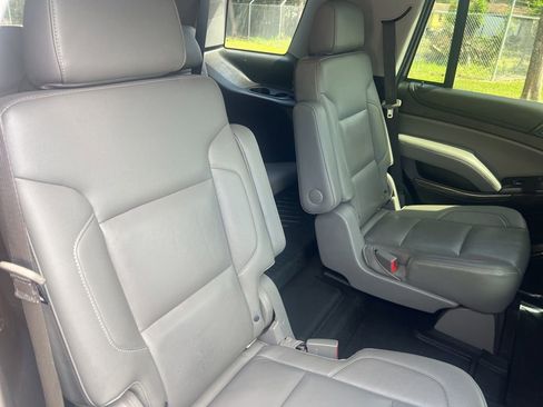 Used 2019 Chevrolet Tahoe LT w/ RST Edition image 14