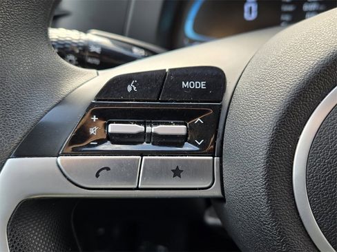 Certified 2025 Hyundai Elantra SE image 22