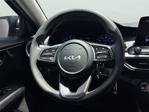 Used 2023 Kia Forte LXS w/ LXS Technology Package FWD image 18