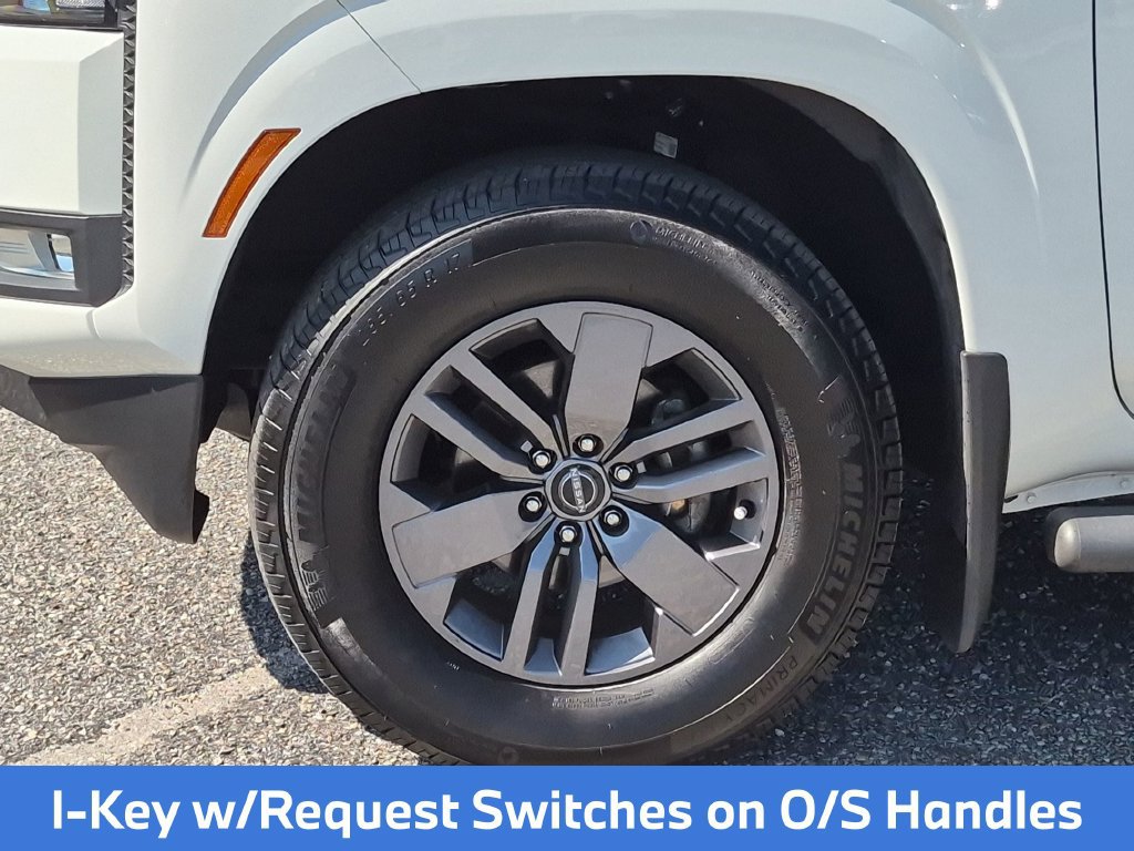 Used 2025 Nissan Frontier SV w/ SV Convenience Package RWD image 13