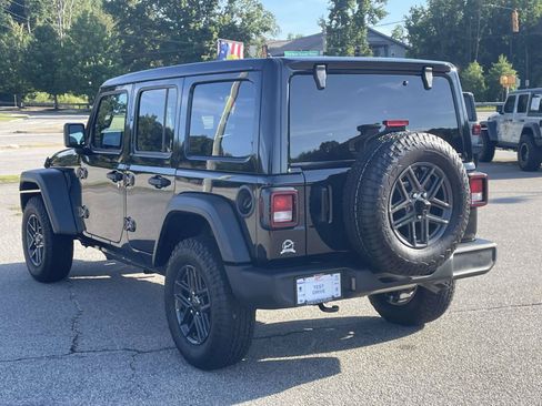 Used 2026 Jeep Wrangler Unlimited Sport AWD/4WD image 5