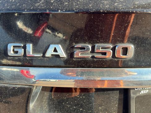 Used 2019 Mercedes-Benz GLA 250 4MATIC image 11