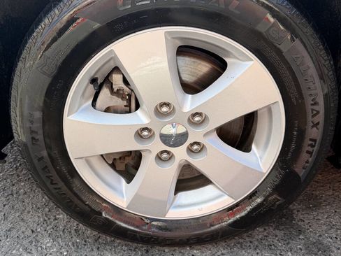 Used 2013 Dodge Grand Caravan SE FWD image 22