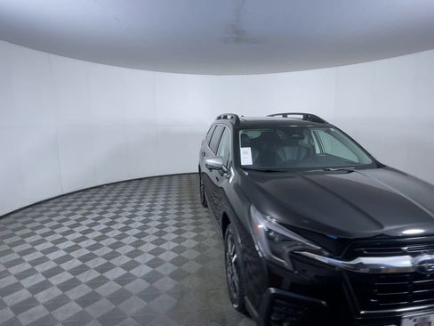 Certified 2023 Subaru Ascent Limited w/ Technology Package image 2