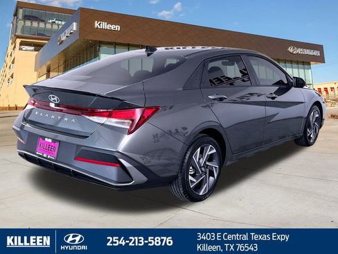 Used 2025 Hyundai Elantra Sport FWD image 9