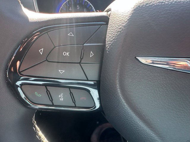 Used 2024 Chrysler Pacifica Limited w/ S Appearance Package FWD image 19