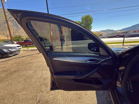 Used 2018 BMW M550i xDrive M550i xDrive Sedan 4D image 37