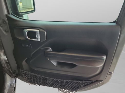 Used 2018 Jeep Wrangler Unlimited Sport S image 28