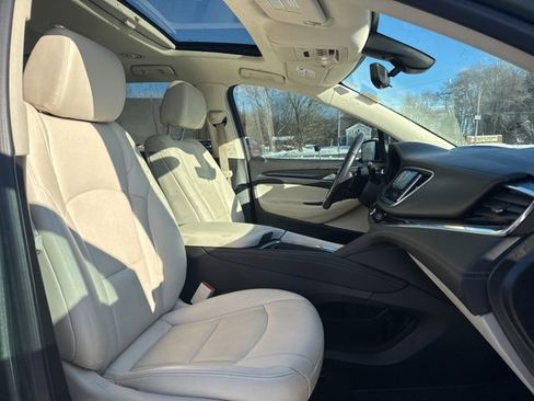 Used 2023 Buick Enclave Premium image 21