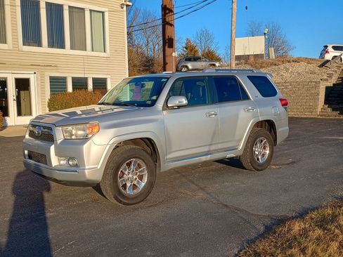 Used 2011 Toyota 4Runner SR5 image 1