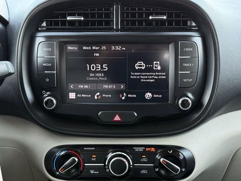 Used 2023 Kia Soul LX w/ LX Technology Package image 24