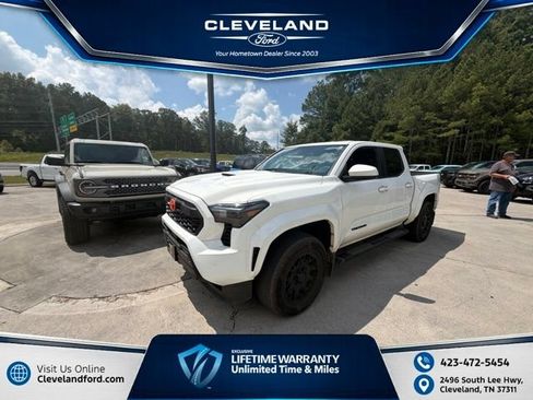 Used 2025 Toyota Tacoma TRD Sport AWD/4WD image 1