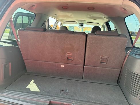 Used 2005 Ford Expedition XLT AWD/4WD image 25