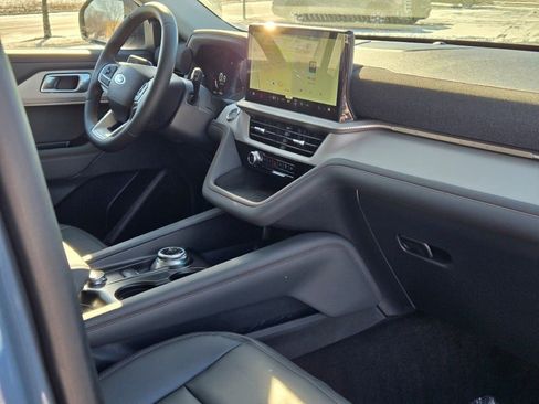 New 2026 Ford Explorer Active w/ Active Comfort Package image 8