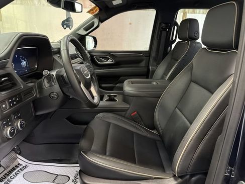 Used 2024 GMC Yukon SLT w/ SLT Luxury Package AWD/4WD image 11