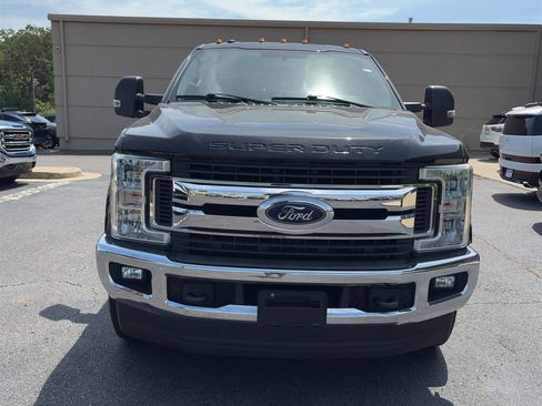 Used 2019 Ford F350 XLT w/ XLT Value Package AWD/4WD image 2