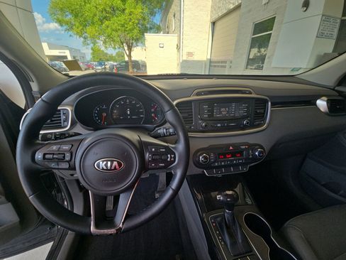 Used 2016 Kia Sorento EX w/ EX Premium Package FWD image 16