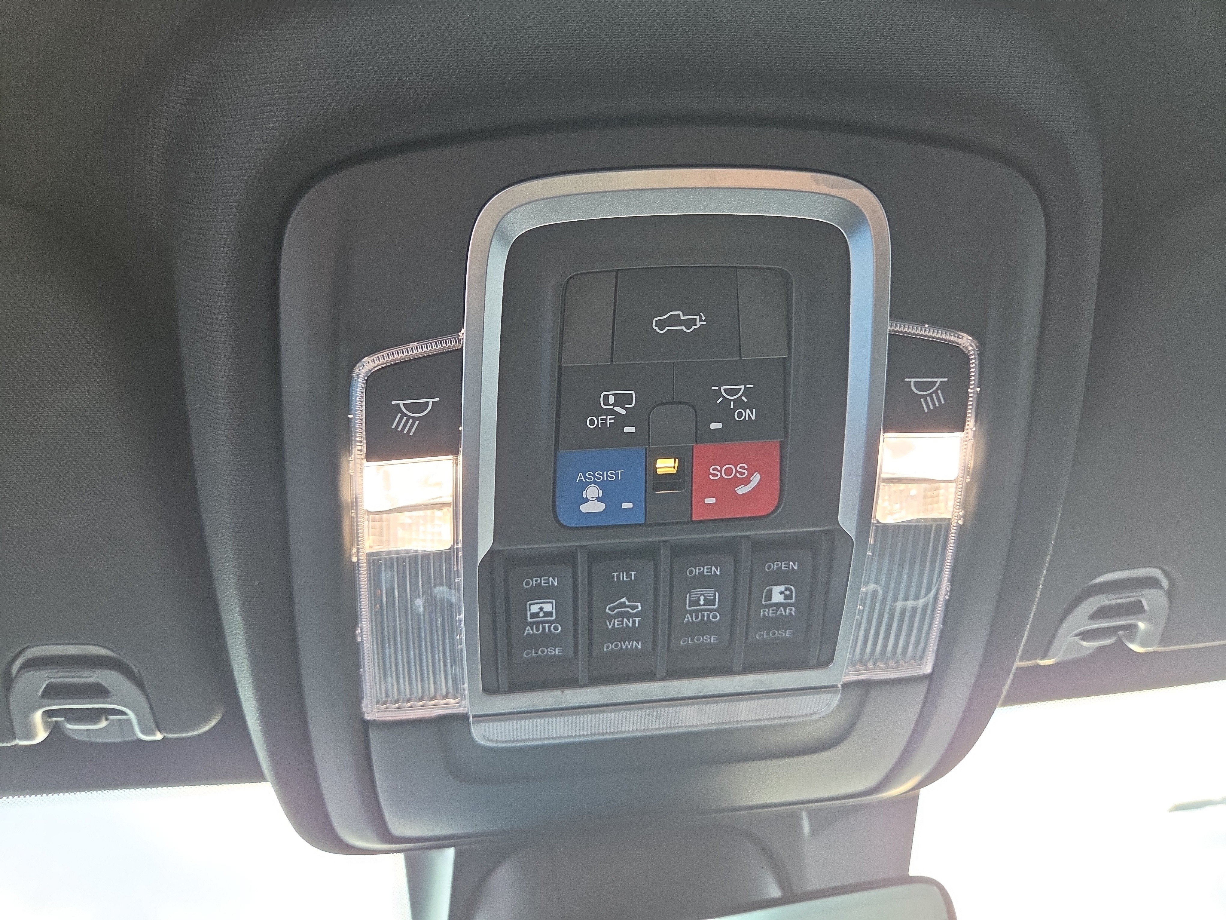 Used 2019 RAM 1500 Limited AWD/4WD image 10