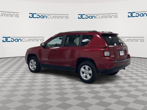 Used 2017 Jeep Compass Latitude FWD image 6