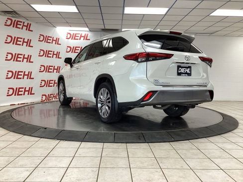 Used 2021 Toyota Highlander Platinum AWD/4WD image 5