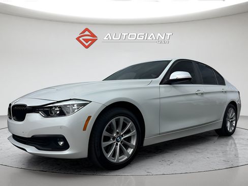 Used 2018 BMW 320i Sedan RWD image 14
