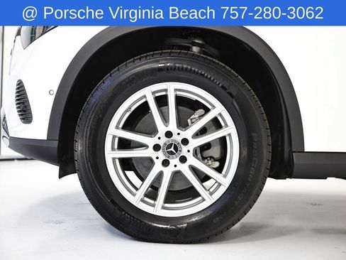 Used 2025 Mercedes-Benz GLC 300 4MATIC image 14
