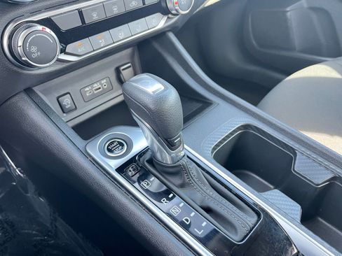 Used 2025 Nissan Sentra SV image 39