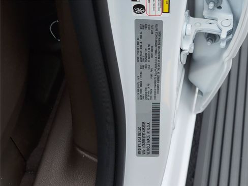 New 2026 RAM 1500 Laramie AWD/4WD image 14