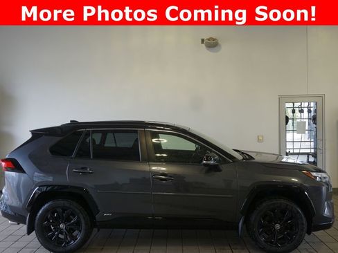 Used 2022 Toyota RAV4 XSE AWD/4WD image 2