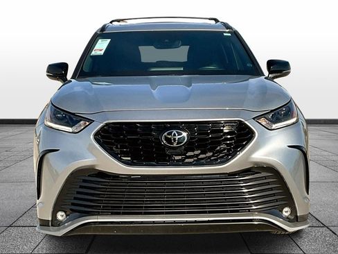 Used 2023 Toyota Highlander XSE image 3