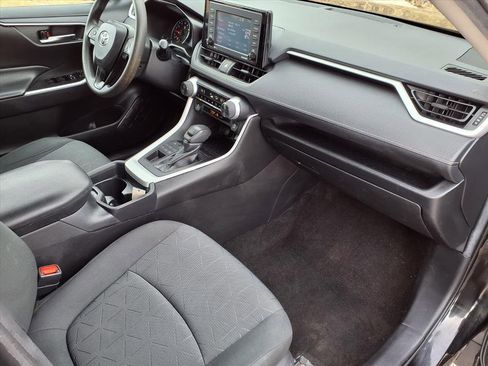 Used 2020 Toyota RAV4 XLE image 8