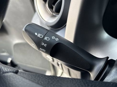 Used 2017 Toyota RAV4 LE image 32