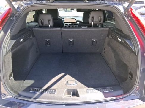 Used 2025 Cadillac XT4 Premium Luxury AWD/4WD image 6