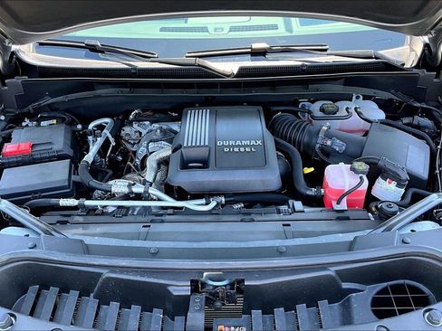 Used 2026 GMC Yukon AT4 Ultimate w/ LPO, Floor Liner Package AWD/4WD image 31