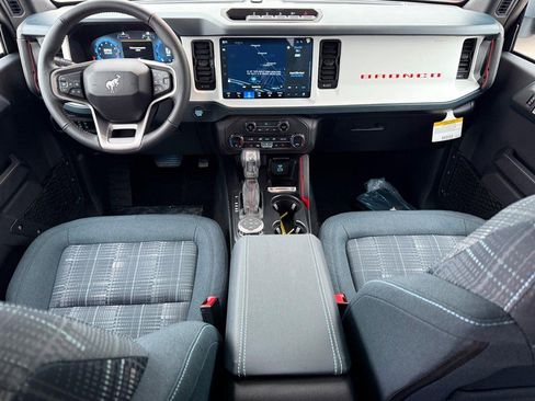 New 2025 Ford Bronco Heritage Edition image 6