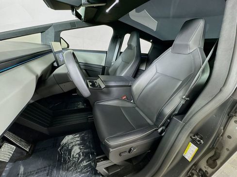 Used 2024 Tesla Cybertruck AWD Crew Cab image 12