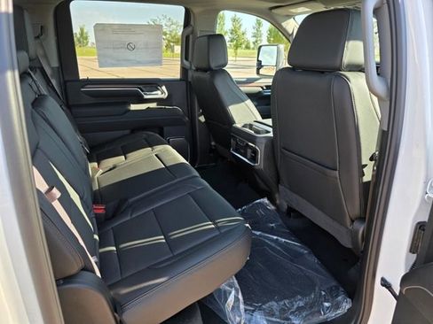 New 2026 GMC Sierra 3500 Denali w/ Denali Reserve Package image 24