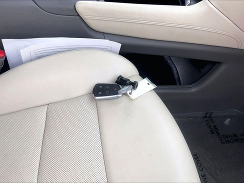 Used 2020 Cadillac XT5 Premium Luxury FWD image 15